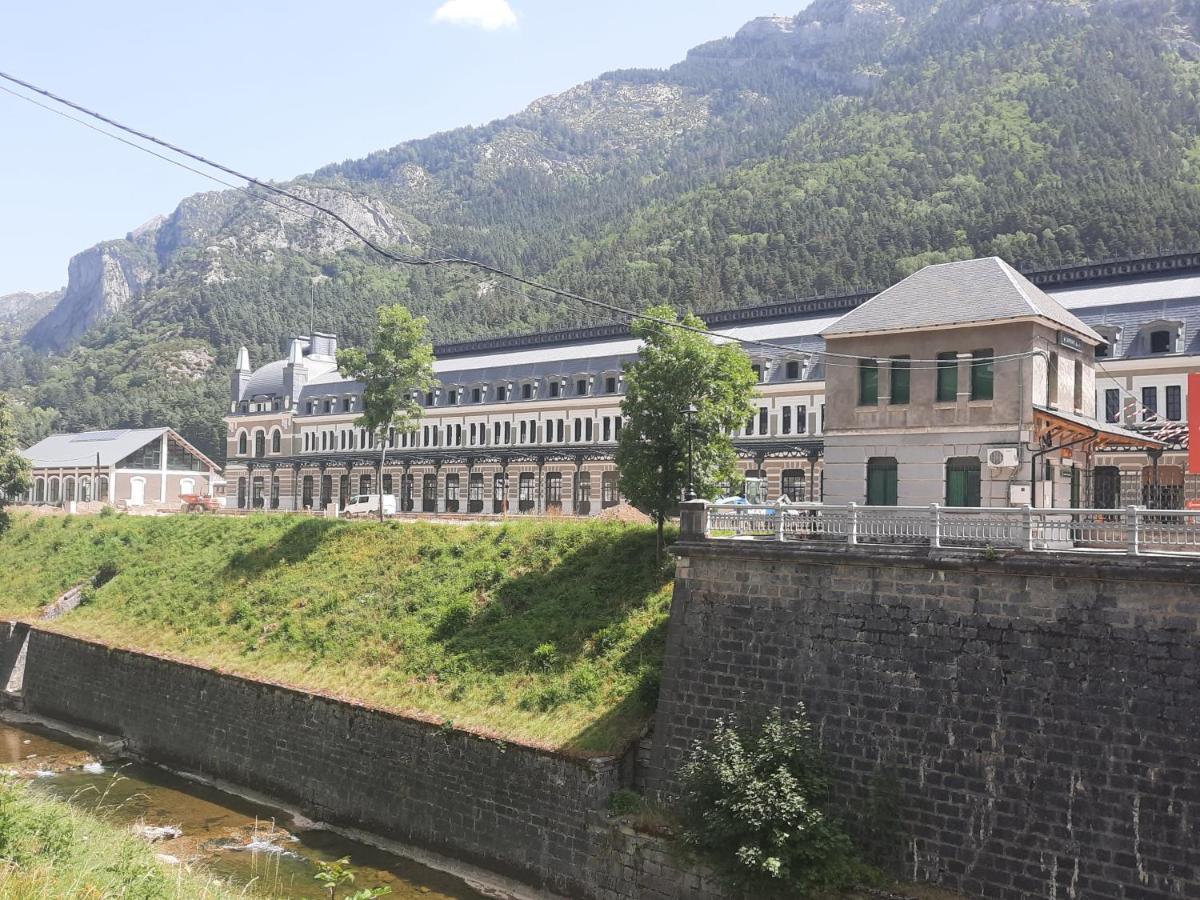 Acogedor Y Calido Apartamento Con Vistas A La Montana Canfranc Εξωτερικό φωτογραφία